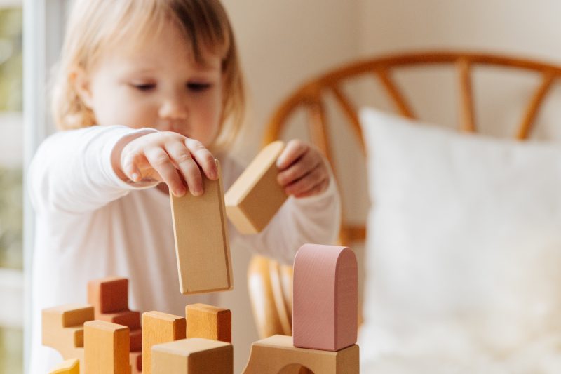 Zabawki edukacyjne dla najmłodszych, które pomogą w odkrywaniu świata